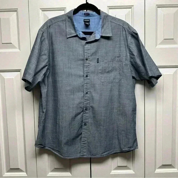 Dickies Modern Fit Short Sleeve Chambray Button-down Mens Shirt. Size XL - Picture 1 of 5